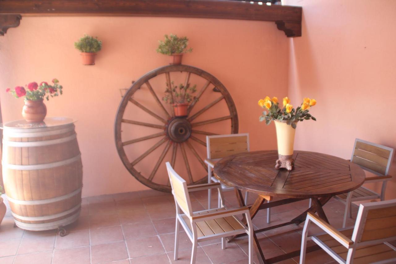 La Casa Madrona Apartment Villacastin Exterior photo