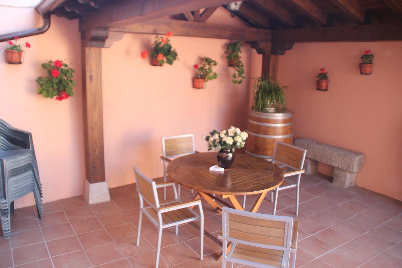 La Casa Madrona Apartment Villacastin Exterior photo